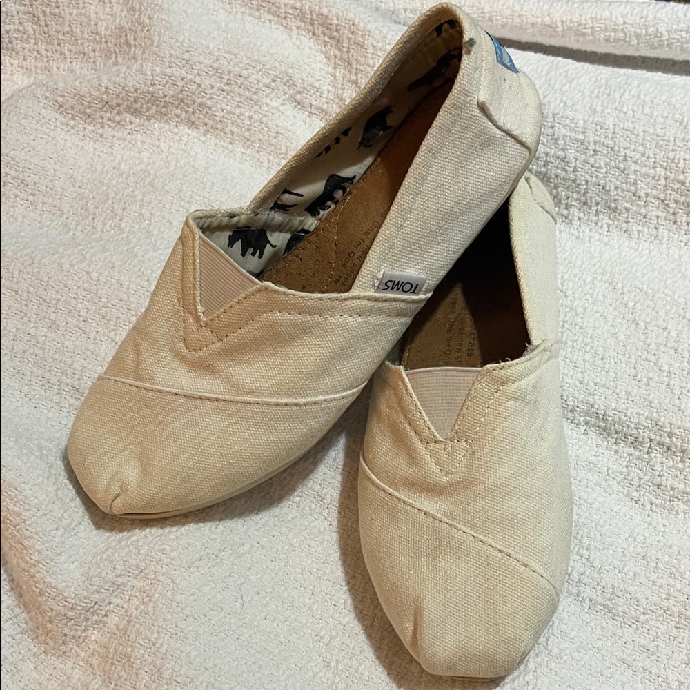 TOMS Women's Cream Slip-On Shoes, EUC